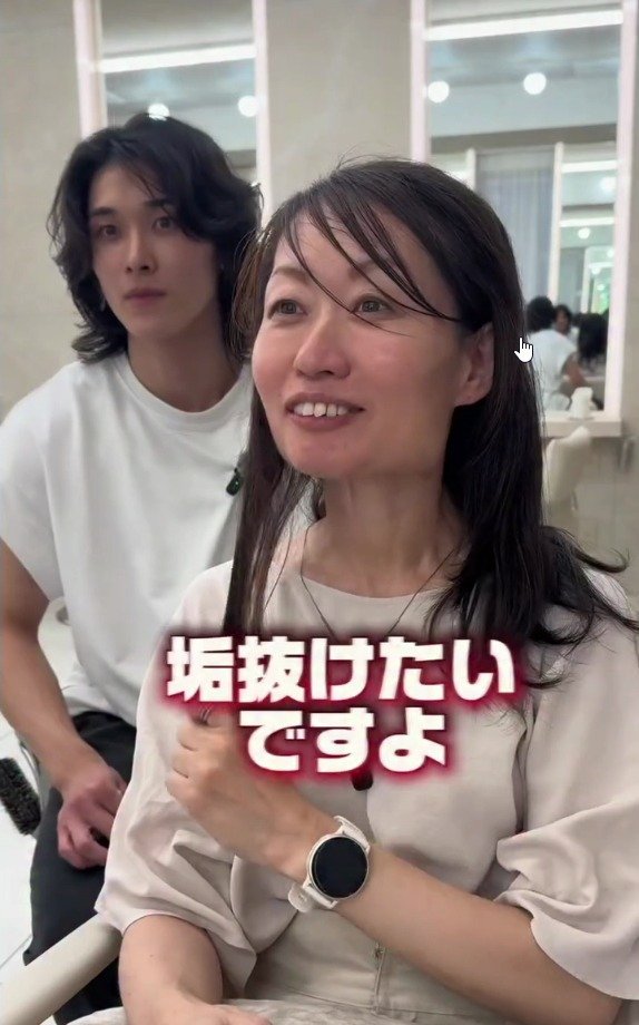 「垢抜けたいですよ」と話した女性が、前髪＆外ハネミディアムにスタイルチェンジ「本当に魔法みたい」と反響