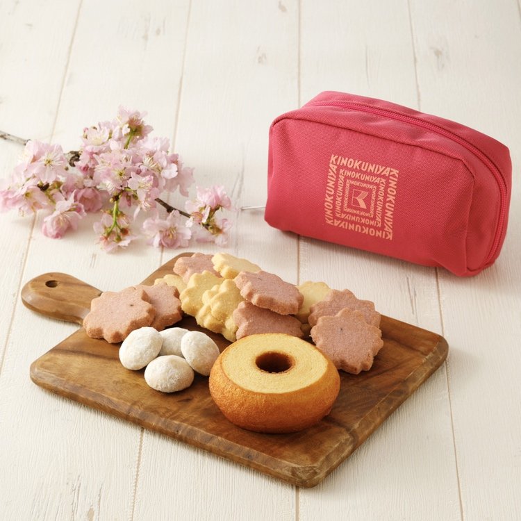 出所：株式会社紀ノ國屋　紀ノ国屋 桜スイーツポーチ