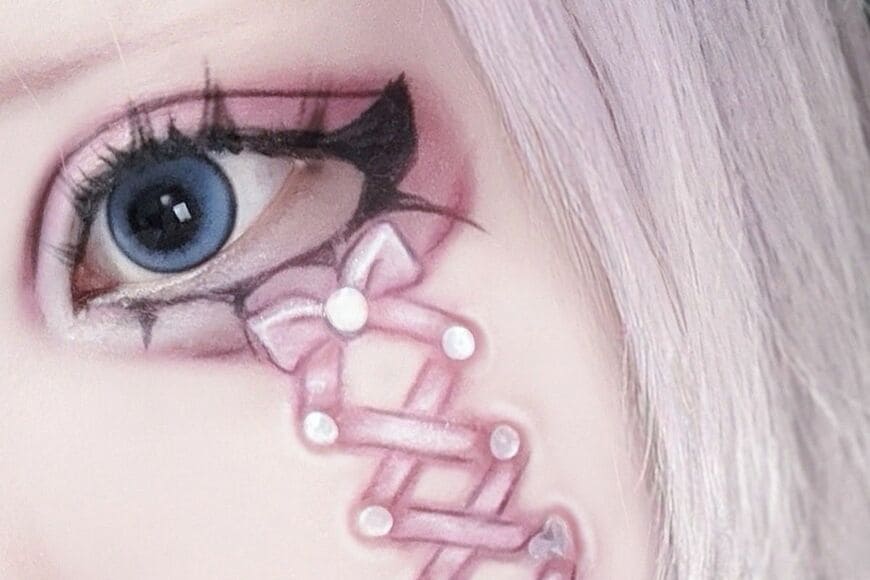 ハロウィンメイクにぴったり 思わず二度見してしまうアイドルの「アート級」メイクが話題