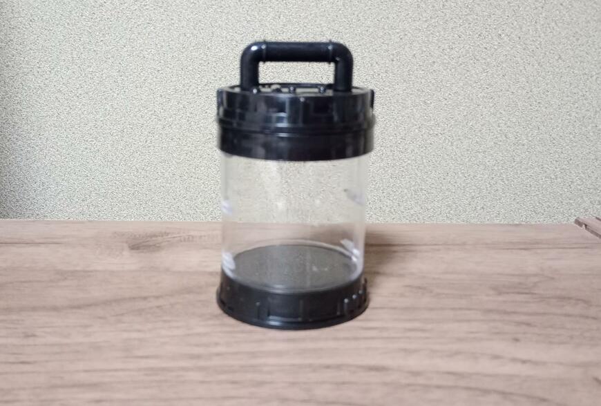 筆者撮影（セリア、ラボポッド型ディスプレイケース）