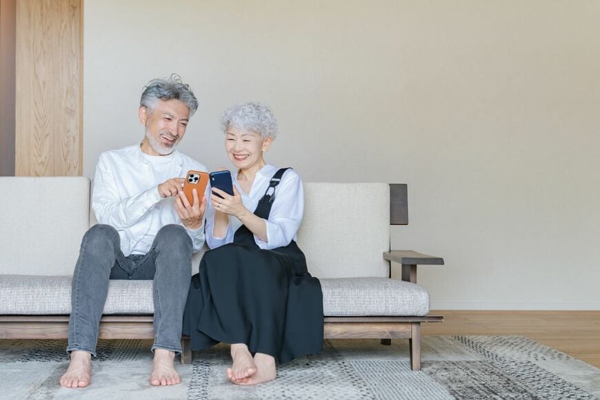 【年金】ふたりの老後は毎月いくら？「厚生年金・国民年金」夫婦の働き方で最大18万円の差も？