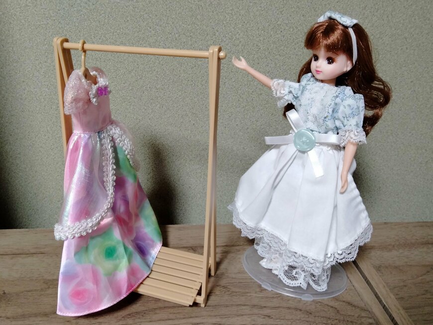 筆者撮影（セリア、ミニチュア ハンガーラック）