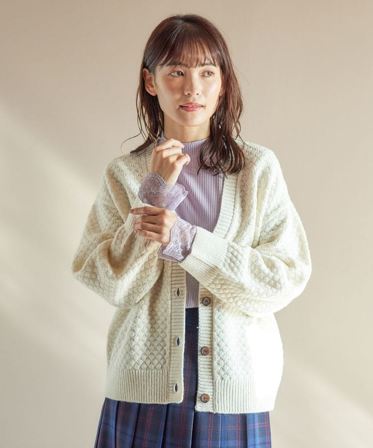 出所：ハニーズ公式通販 袖口レース使いトップス