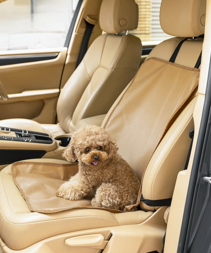 出所：3COINS公式　《撥水加工》ペット用ドライブシート