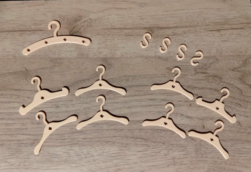 筆者撮影（セリア、ミニチュア ハンガー）