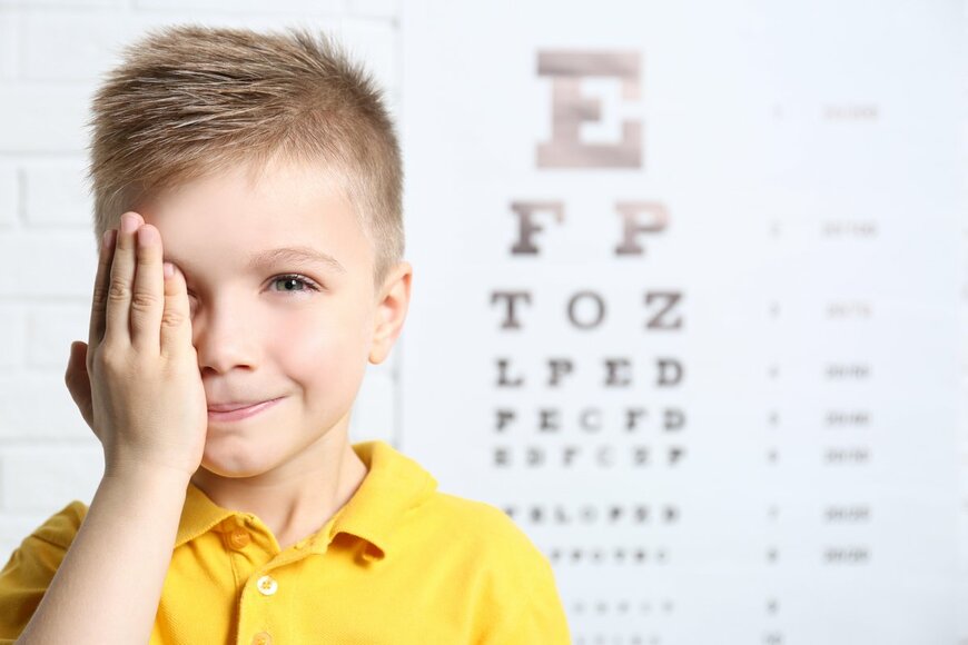 小学6年の半数が視力1.0未満に。男子の肥満傾向「9歳以降」で1割超