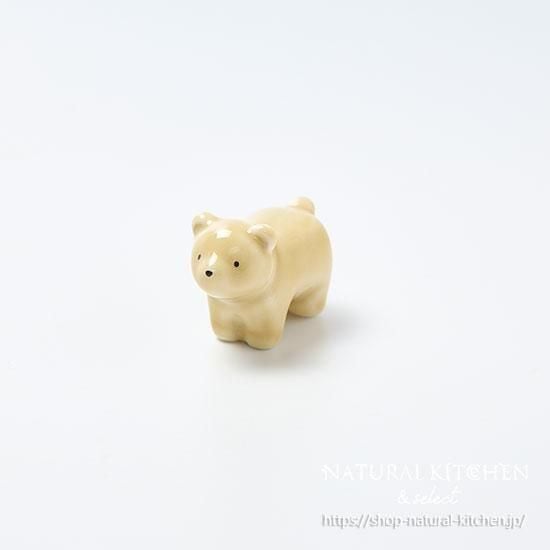 素朴な表情の子クマの箸置き