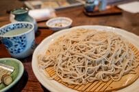 長野県で発見された「ご当地巻き寿司」に違和感　ありそうでない斬新さに「思ってるのと違う」