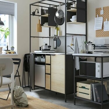 少しレトロなデザインがいい」IKEAの〈電子レンジ〉がプチプラ8999円 