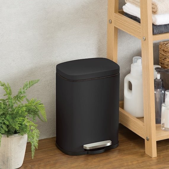 出所：ニトリ公式通販ニトリネット　ペダルペール バゲット 5L