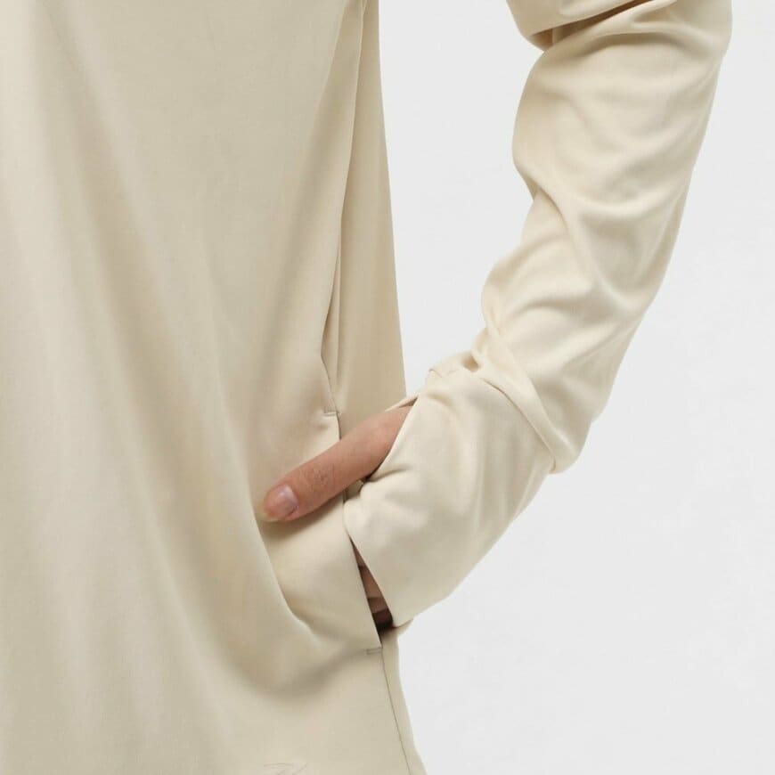 出所：アルペン公式　マルチで使えるラッシュガード