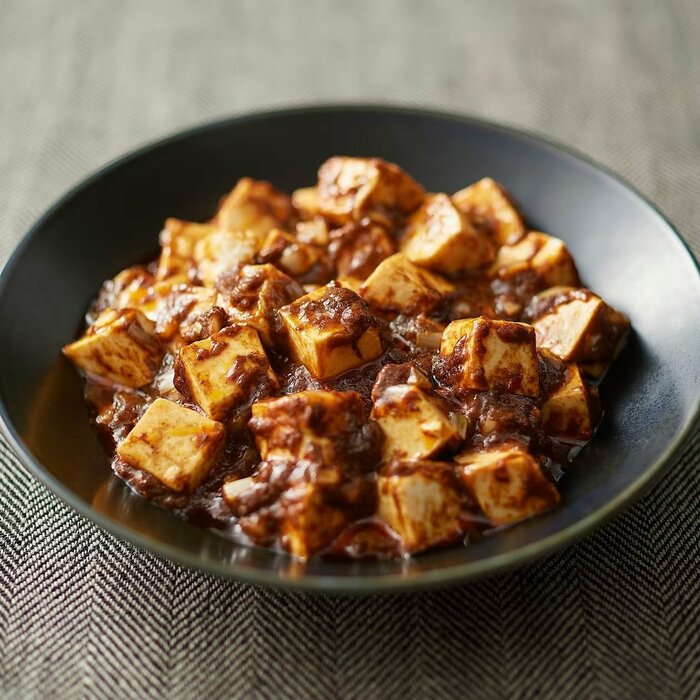 材料2つで本格麻婆のできあがり！／出所：無印良品公式　かんたん調理　四川麻婆豆腐の素