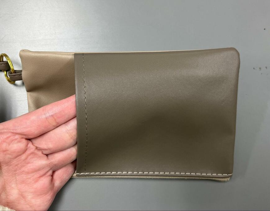 セリア、ミニショルダーバッグ ポケット付 シンプルユース　画像