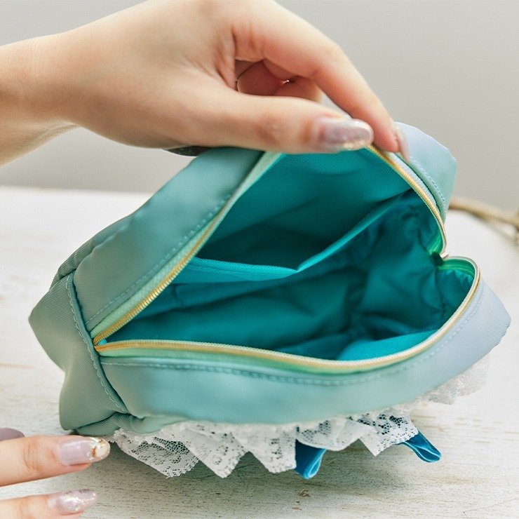 しまむら公式　レース付きポーチ（Disney）