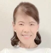 【60代マダム】しまむらの「白トップス＆グレーパンツ」でキレイめ〈通勤コーデ〉を披露「しまむら優秀！」の声