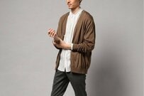 オフィスカジュアルの名脇役。秋口に必須のカーディガン3選