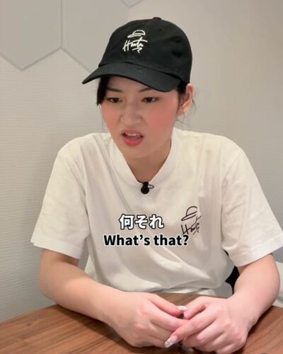 初めて見る日本食に興味津々の友人