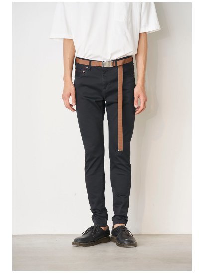 VICTIM - BASIC SKINNY PANTS ¥17,280（税込）