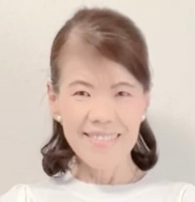 【60代マダム】しまむらの「白トップス＆グレーパンツ」でキレイめ〈通勤コーデ〉を披露「しまむら優秀！」の声
