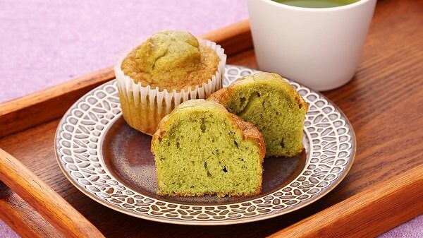 出所：ローソンストア100「【新商品情報】ふわっと軽い食感の「たまごのシフォンケーキ」や四季折々の美しさを楽しめる和菓子セットなど続々発売 | トピックス」