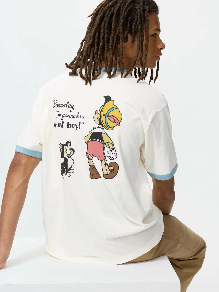 出所：ユニクロ公式　マジック フォー オール アイコンズ UT／リラックスフィット（ピノキオ）