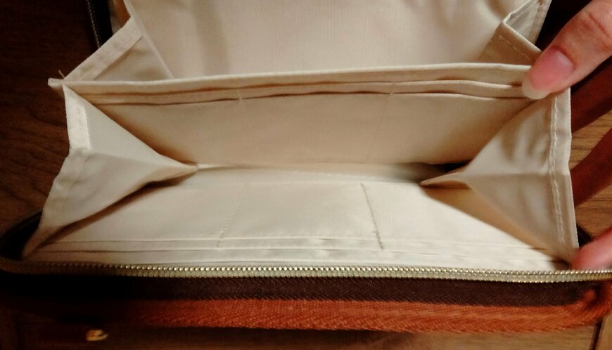 筆者撮影（宝島社、miffy カードがたっぷり入るお財布ポーチBOOK）