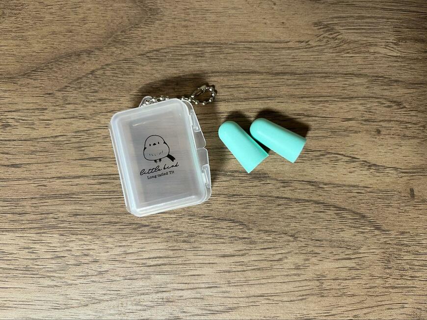 キャンドゥ、ケース付き耳栓シマエナガ柄画像