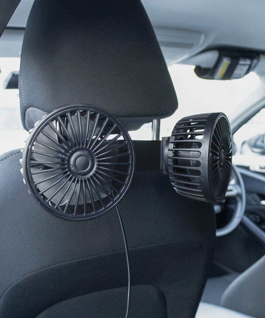 出所：3COINS公式　後席用ツインファンサーキュレーター