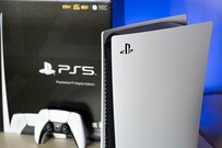 「PS5 Pro」を購入した猫の飼い主が話題　愛猫の表情に思わず笑ってしまう