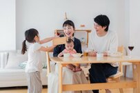 築50年団地でもスッキリ片付く！子育てグッズの〈収納アイデア〉3選