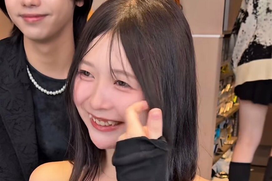 【顔の余白カバー】顔周りカットで印象が激変した女性！美容師の提案に「分かりやすい！」の声