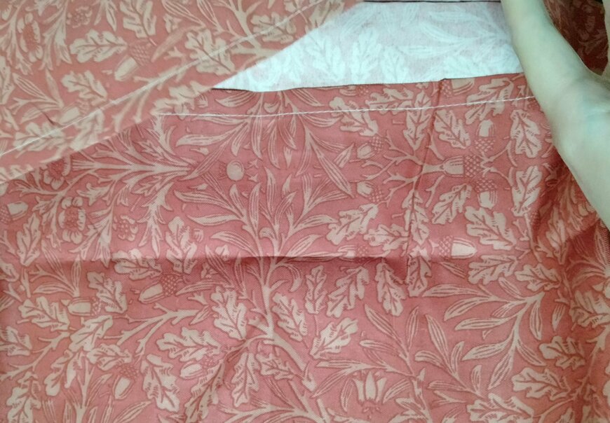 筆者撮影（セリア、クッションカバー ウィリアム・モリス）