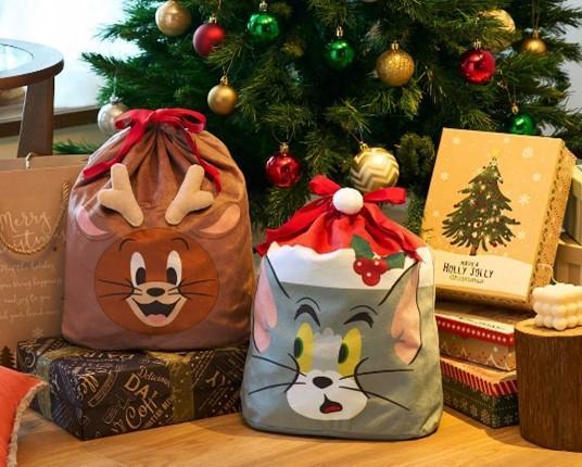 出所：株式会社千趣会『お気に入りのキャラクターのアイテムでクリスマスを祝おう！　「スヌーピー」「トムとジェリー」新作アイテム　11月1日（水）より販売開始』TOM AND JERRY and all related characters and elements (c) & TM Turner Entertainment Co. (s23)