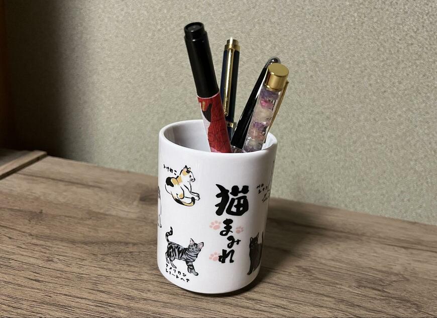筆者撮影(セリア、湯呑 猫まみれ)