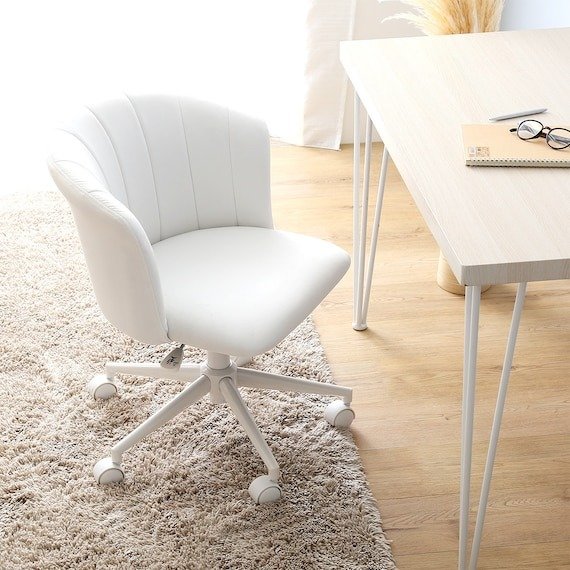 出所：ニトリ公式　大人かわいいチェア　(Cherie　シャーリー）