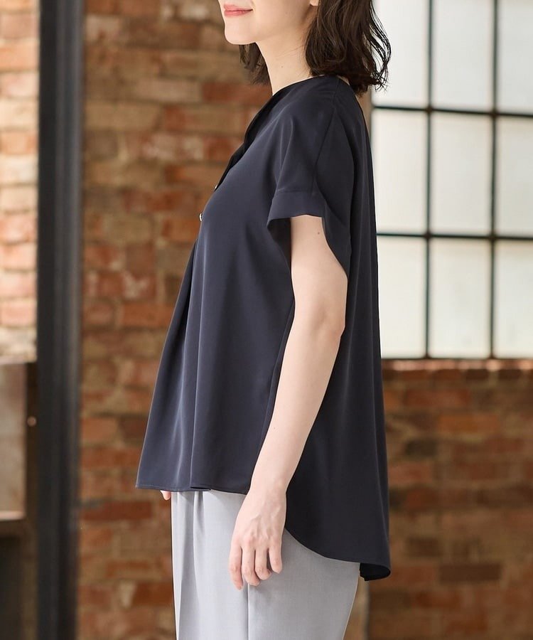 出所：ハニーズ公式　開襟ブラウス