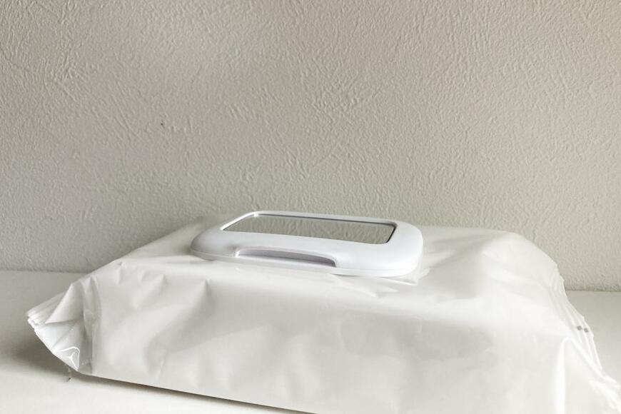 ダイソー ウエットシートのフタ ミニ ミラー付