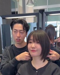 「軽いウルフにしたい」女性が来店　顔まわりがすっきり、おしゃれな雰囲気に変身！