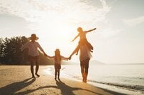 2022年「お金をかけて人生の満足度が上がったもの」トップ10は？