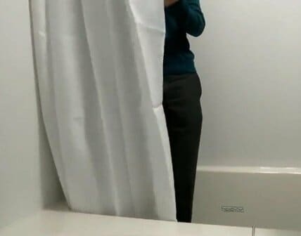 ホテルのユニットバスのカーテンってどう使うの？「全然知らなかった」「修学旅行で教わった」と反響