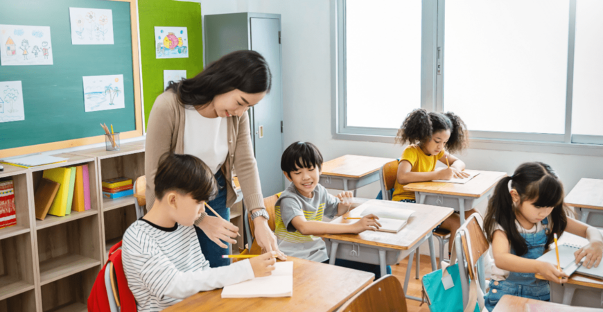 年収約1200万円以上世帯「ひと月の教育費の平均は？」学力格差は親の経済力と関係する？ 