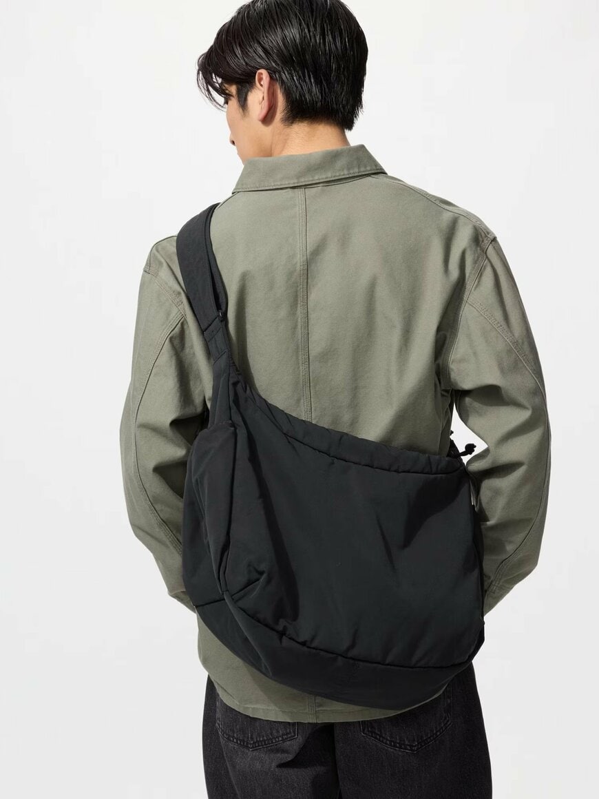 出所：ユニクロ公式　パフィーショルダーバッグ