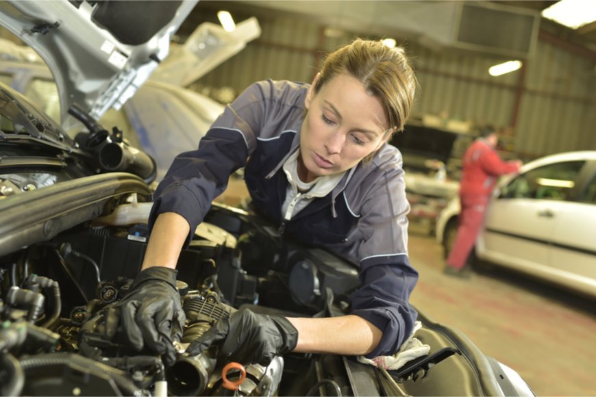女性の自動車整備工の給料はどのくらいか