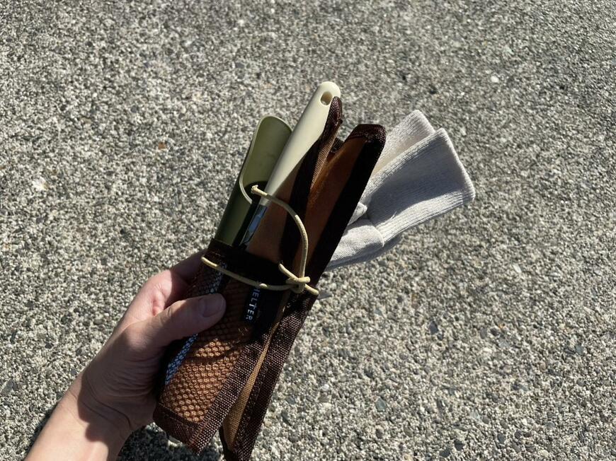 セリア「ガーデングローブ（レディースタイプ）」「ガーデニングツールカバーロール」