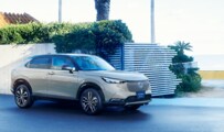 クーペスタイルのSUV「ホンダ ヴェゼル」スマートなデザインが魅力！ホンダ最新の安全運転支援システムも