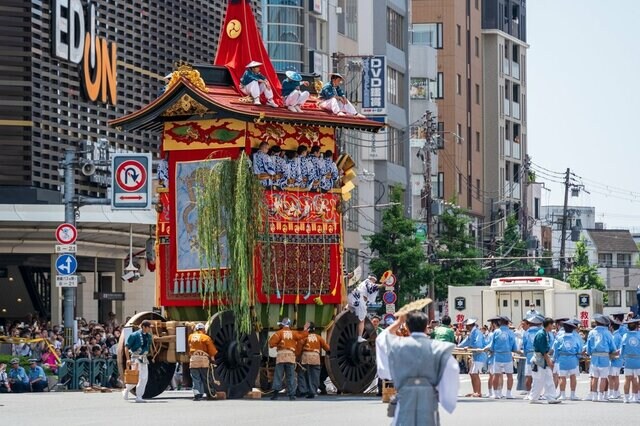 京都・祇園祭の問屋のセールで見つけた着物　想定外の掘り出し物に「良い買い物」「どこで買えますか？」と反響