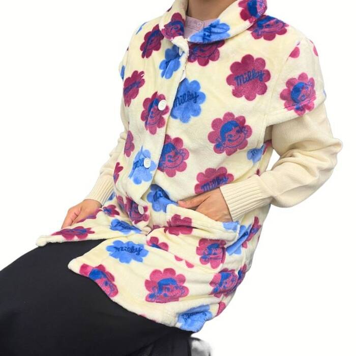 袖無しなので動きやすく、さっと羽織りやすい