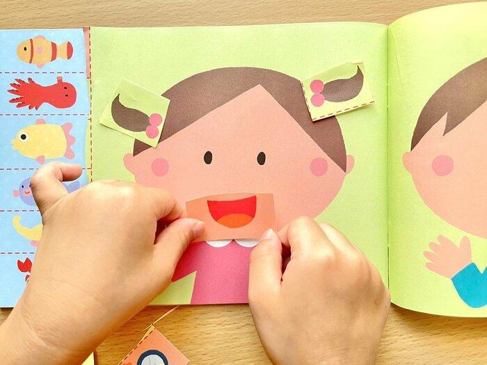 切ったパーツにのりを塗って、好きなところに貼りつけ！