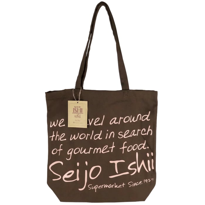 手書きのような書体で「Seijo Ishii」とプリントされているエコバッグ