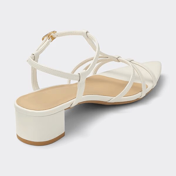 ポインテッドトゥデザインが女子度を上げる